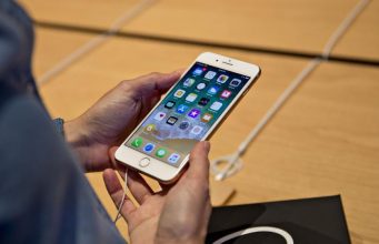 Apple Blocks App Store in Iran iphone-8