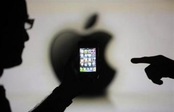 Apple Loses $60 Billion in Two Days over Reports of Weak Smartphone Demand loss1