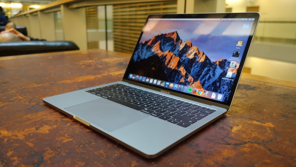 Apple To Replace Swollen Batteries In Non Touch Bar Macbook Pros It Magazine